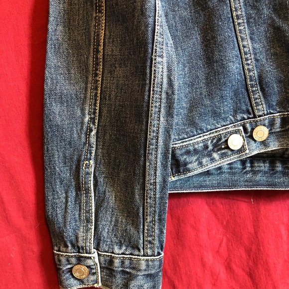 GAP WOMAN' S CLASSIC DENIM JEAN JACKET SIZE SMALL NEW WITH TAGS - Picture 12 of 15